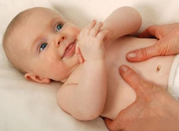 ஒரு குழந்தை 5 மாதங்களில் என்ன செய்ய வேண்டும்? 